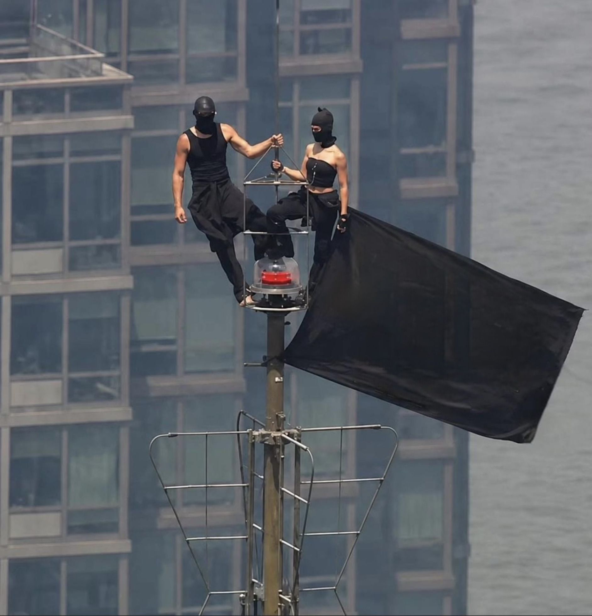 empire-state-building-climbers