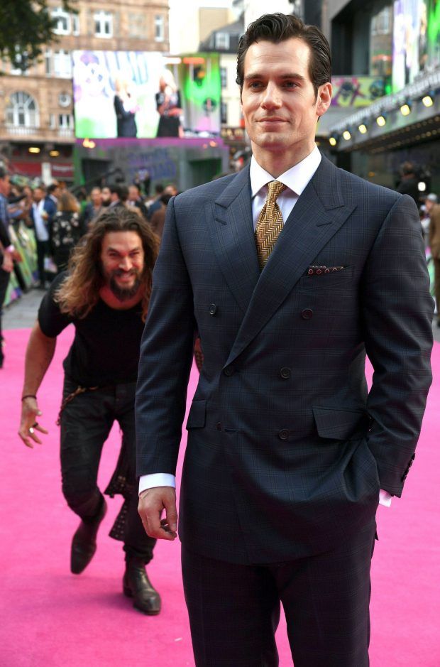 jason-momoa-henry-cavill-meme