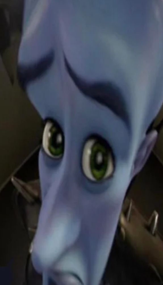 megamind-peeking