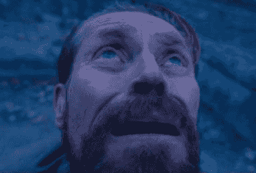 william-dafoe-looking-up